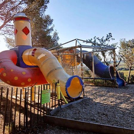 Camping Le Bois De Pins سالس-ليه-شاتو المظهر الخارجي الصورة